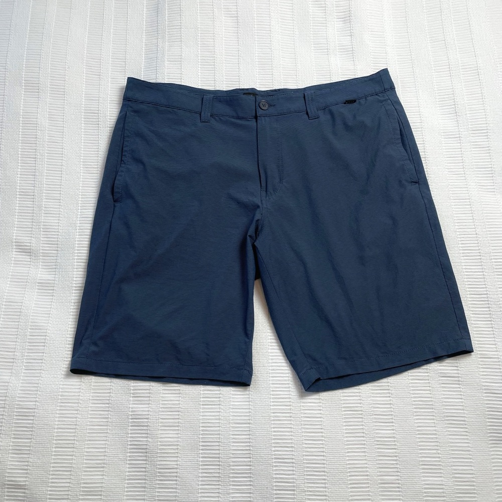 Travis Mathew Men’s Striped Blue Golf Shorts 36